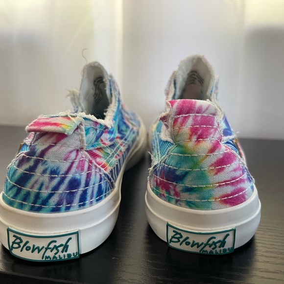 Blowfish Slip on canvas shoes size 7 women’s Multicolored Tie Dye EUC - Picture 4 of 7